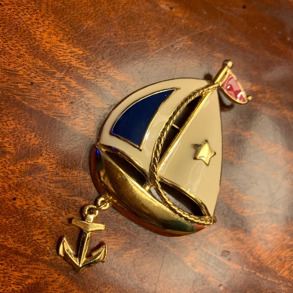 ⛴⚓️Cruise Time! ⛴⚓️Pin and Earrings - Picture 6 of 7